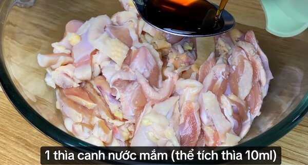 Ướp thịt gà