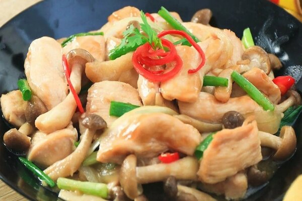 Ăn ức gà xào nấm có giúp giảm cân không?