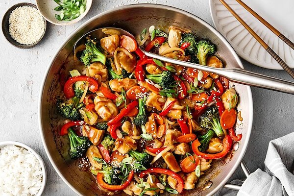 Cách chế biến ức gà xào ớt chuông ít calo